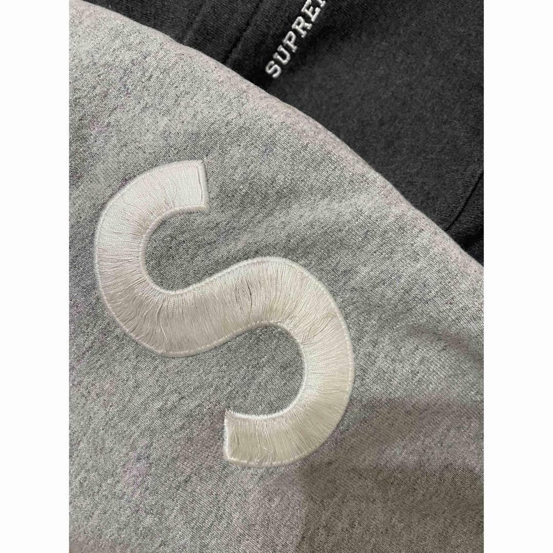 Supreme◆21AW/S Logo Split Sweatpant メンズのパンツ(その他)の商品写真