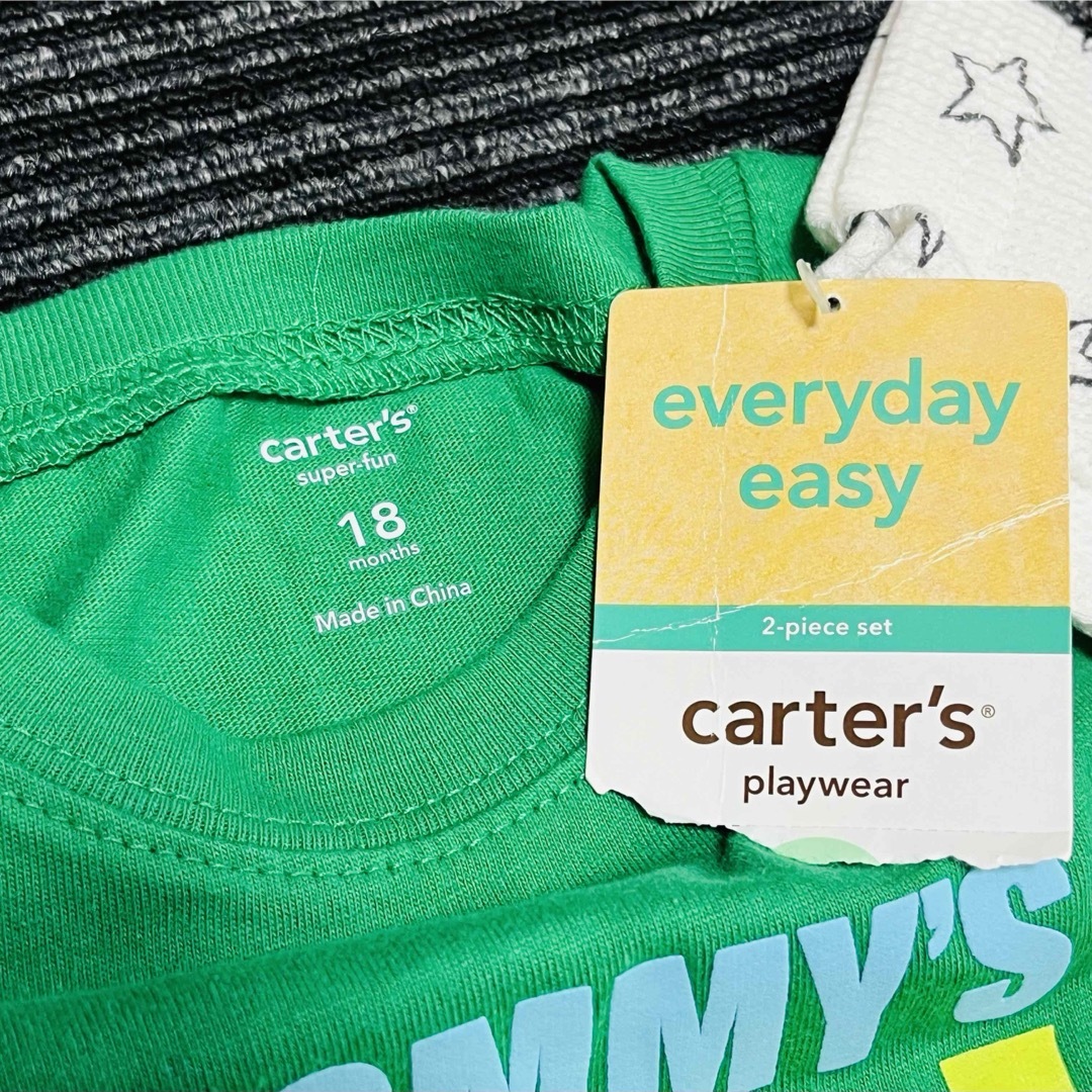 carter's(カーターズ)のCarter’s 長袖 Tシャツ 星 グリーン 新品 未使用 1歳半 85 キッズ/ベビー/マタニティのベビー服(~85cm)(Ｔシャツ)の商品写真