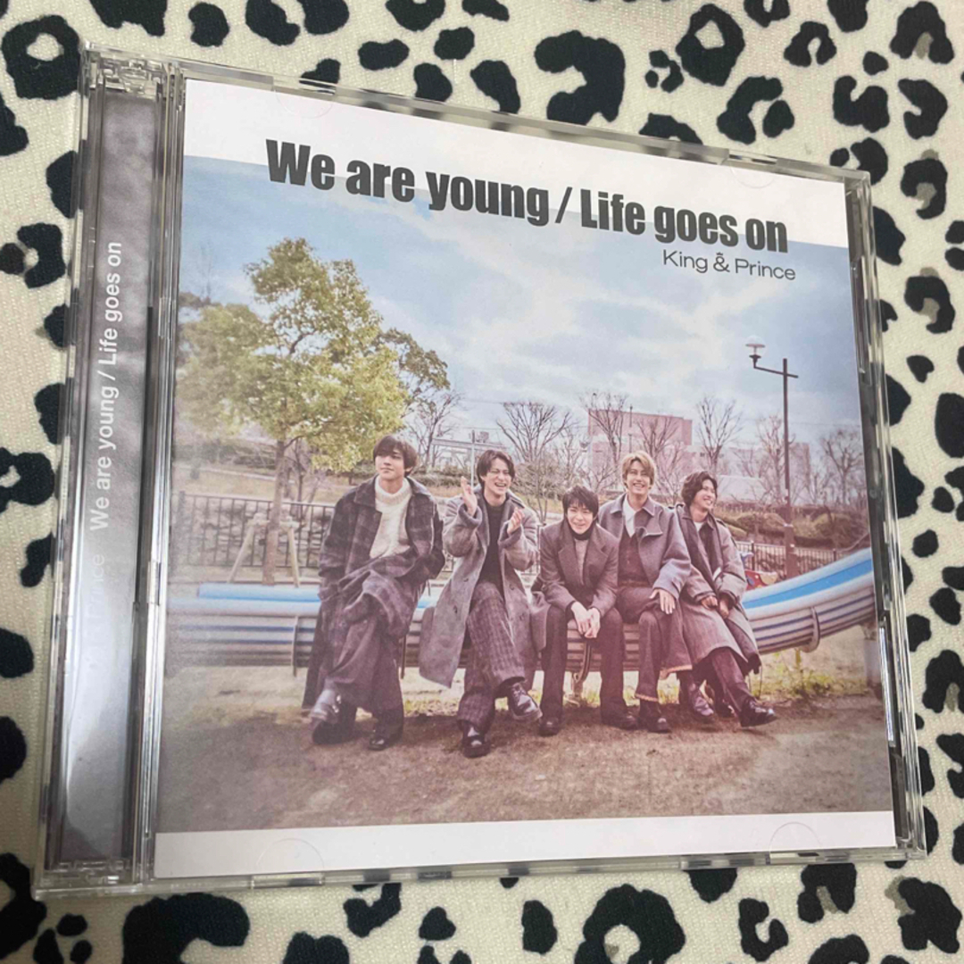 King & Prince(キングアンドプリンス)のWe are young/Life goes on（初回限定盤B） エンタメ/ホビーのCD(ポップス/ロック(邦楽))の商品写真