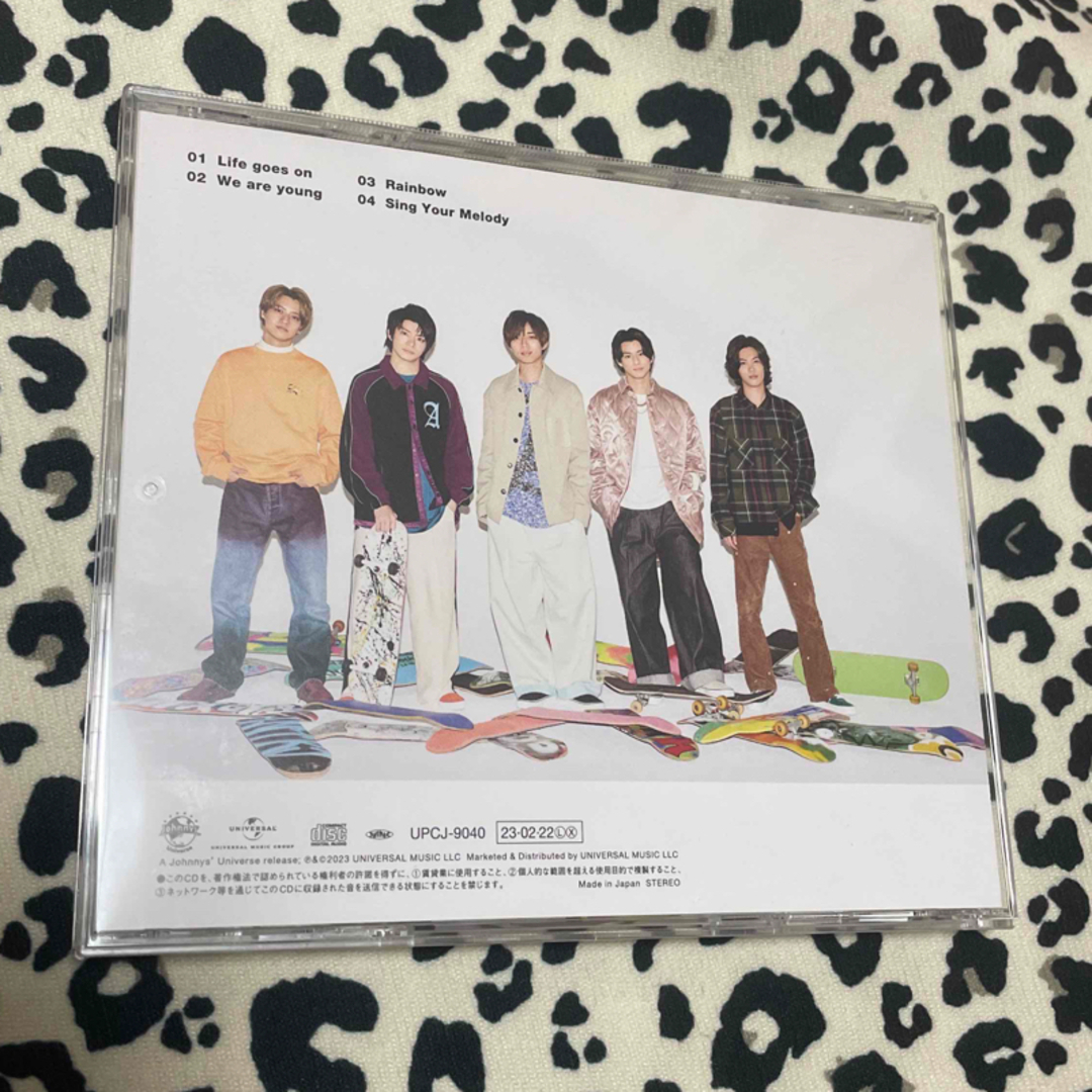 King & Prince(キングアンドプリンス)のLife goes on/We are young（通常盤 初回プレス限定） エンタメ/ホビーのCD(ポップス/ロック(邦楽))の商品写真