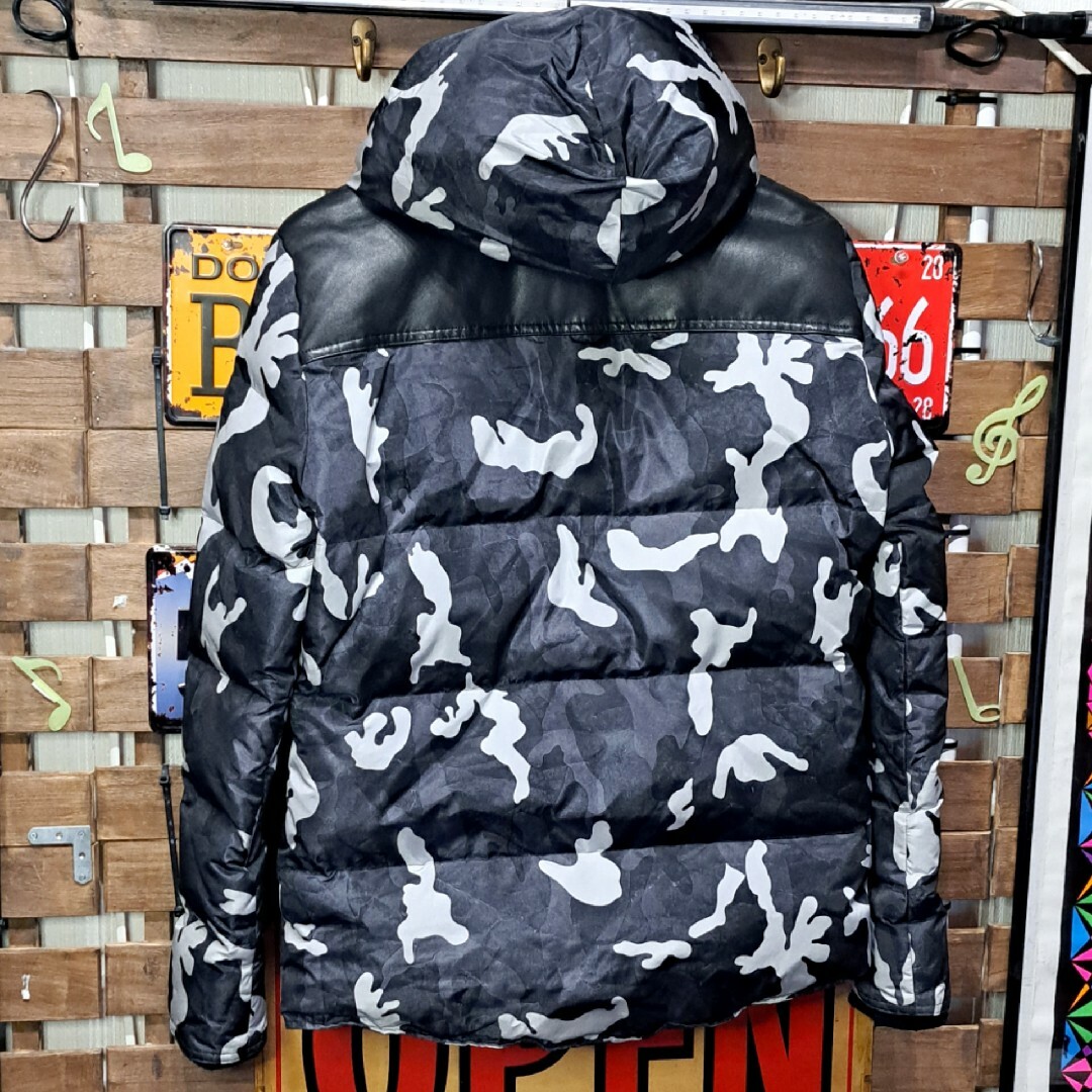 極美品 AKM エイケイエム スタンドネック ダウンジャケット ネイビー 迷彩-
