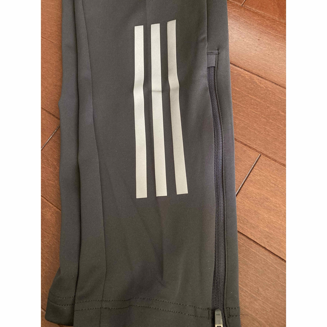 adidas(アディダス)の新品　adidas アディダス　トラックパンツ スポーツ/アウトドアのトレーニング/エクササイズ(トレーニング用品)の商品写真