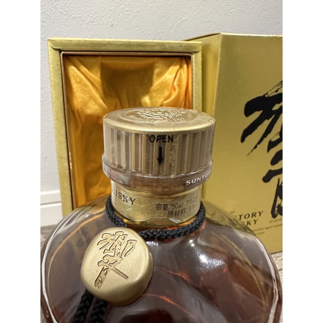 大阪府配送限定 サントリー 響 1899 金キャップ 裏ゴールドラベル 大阪府配送限定 サントリー 響 1899 金キャップ 裏ゴールドラベル