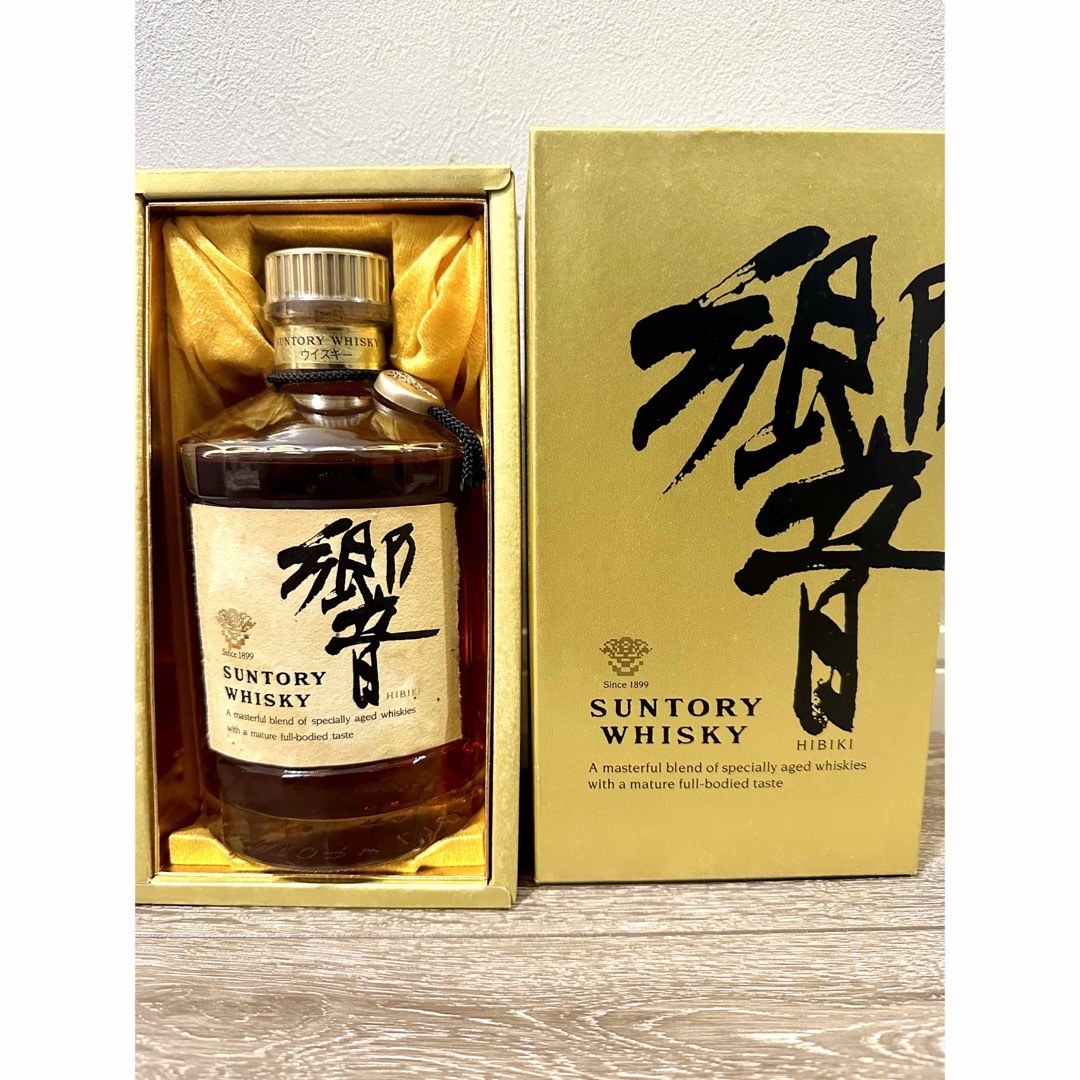 響「HIBIKI」 金キャップ 裏ゴールドラベル 750ml 古酒 - 酒