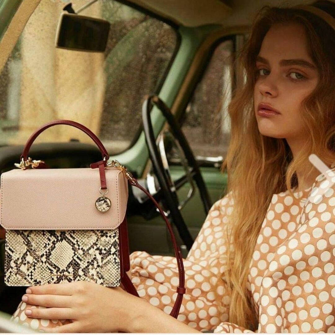 新品Samantha Thavasa トップハンドルショルダーバッグ パイソン調