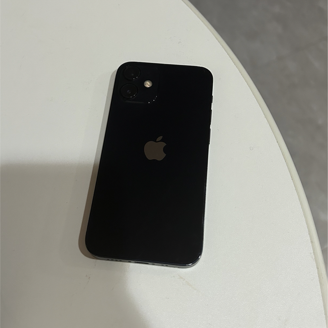 Apple(アップル)の値下げします！iPhone12mini 本体 128GB 黒 スマホ/家電/カメラのスマートフォン/携帯電話(スマートフォン本体)の商品写真