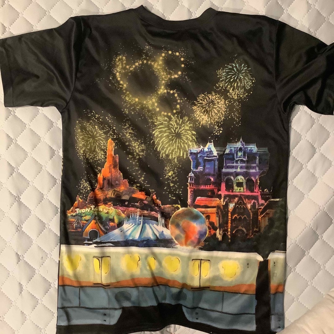 Disney(ディズニー)の東京ディズニーリゾート TDR パーク 夜景 Tシャツ 花火 シンデレラ城 エンタメ/ホビーのエンタメ その他(その他)の商品写真