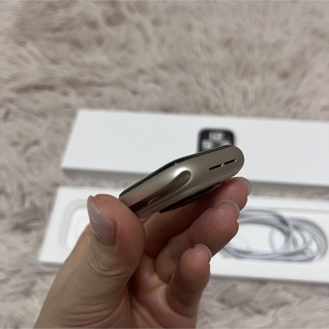 Apple(アップル)のapple watch se 第二世代　美品 スマホ/家電/カメラのスマートフォン/携帯電話(その他)の商品写真