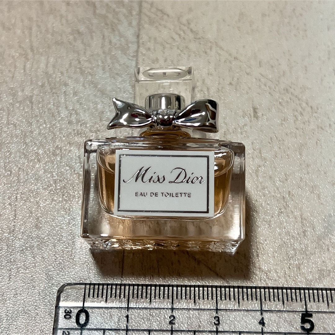 Christian Dior(クリスチャンディオール)の*週末値下げ*香水(5ml) コスメ/美容の香水(香水(女性用))の商品写真