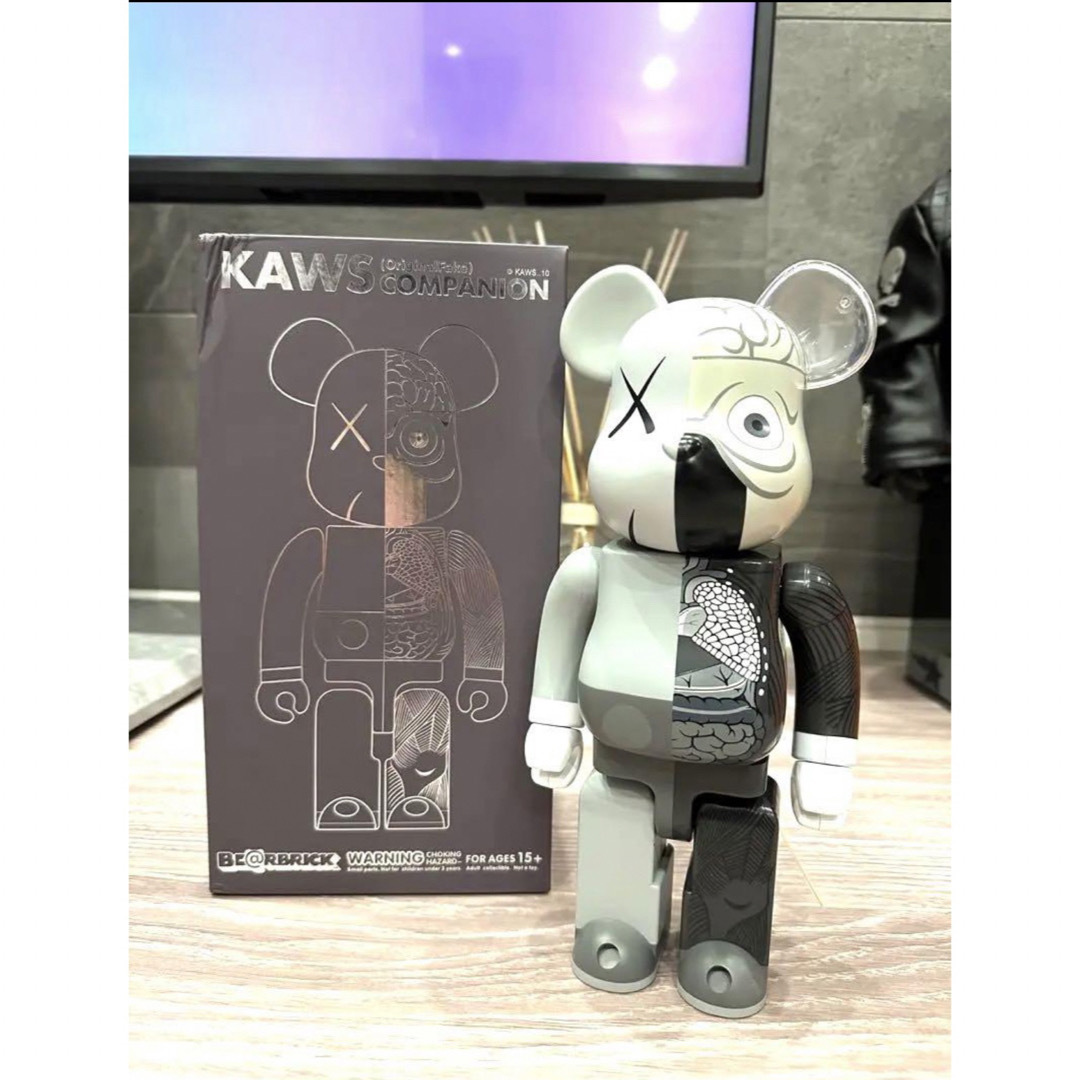 カウズ グレイ KAWS BE@RBRIK 人体模型 400% ベアブリック-