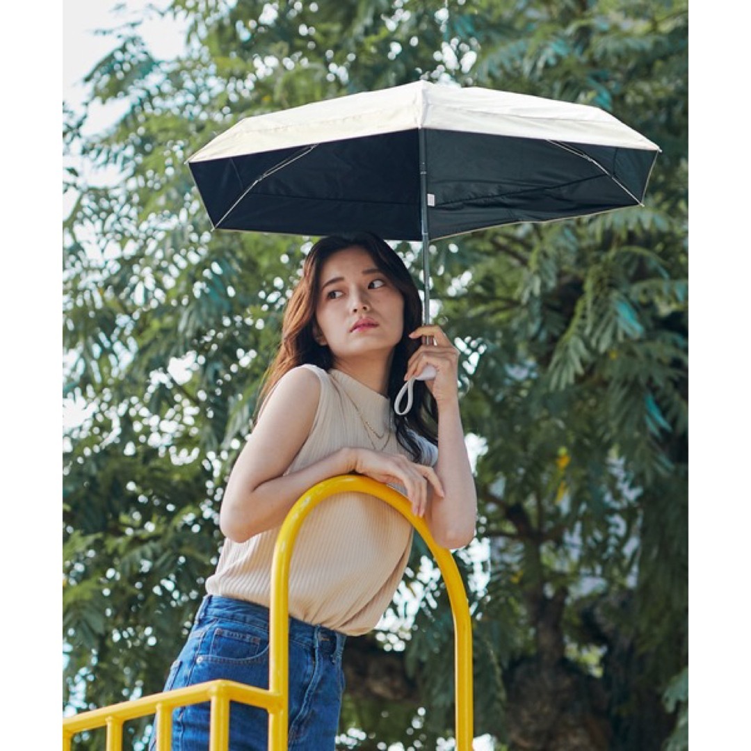 Wpc.(ダブルピーシー)のWpc. 完全遮光 遮光切り継ぎタイニー ミニ ベージュ レディースのファッション小物(傘)の商品写真