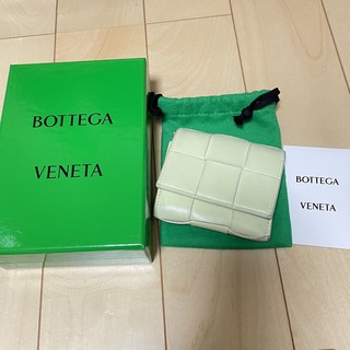 Bottega Veneta - 【現行・極美品】ボッテガヴェネタ 二つ折り財布