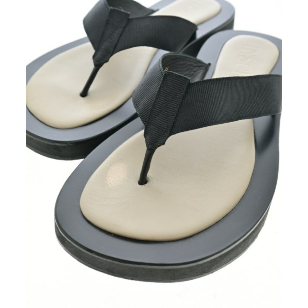 INSCRIRE(アンスクリア)のINSCRIRE サンダル EU35(21.5cm位) 黒xベージュ系 【古着】【中古】 レディースの靴/シューズ(サンダル)の商品写真