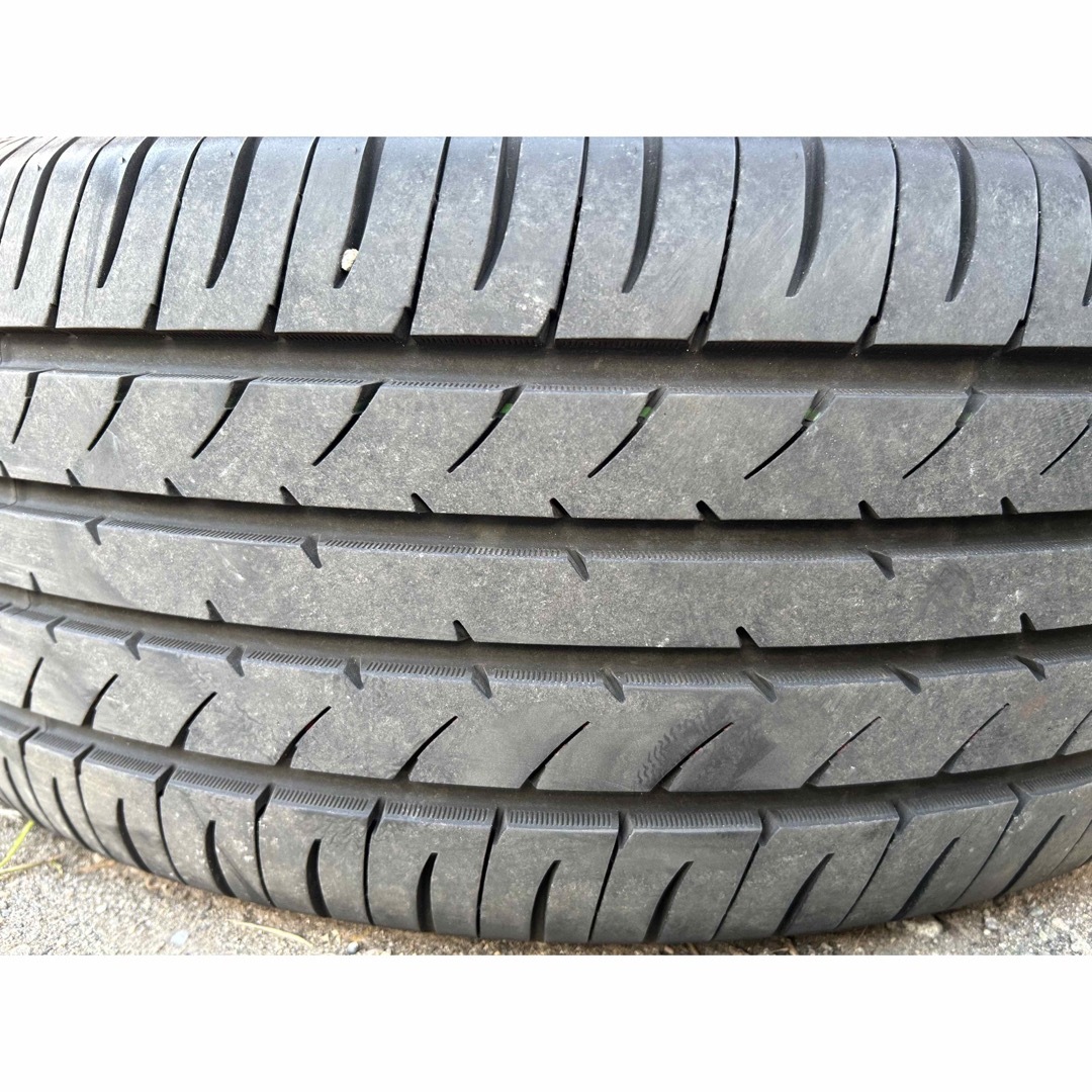 TOYO TIRES 215/55R17 23年製　サマータイヤ