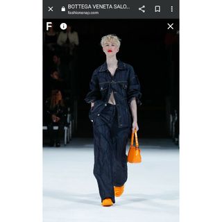 ボッテガヴェネタ(Bottega Veneta)の至極美品　ボッテガヴェネタ　メタル·デニム·ツイル·トラウザース(デニム/ジーンズ)