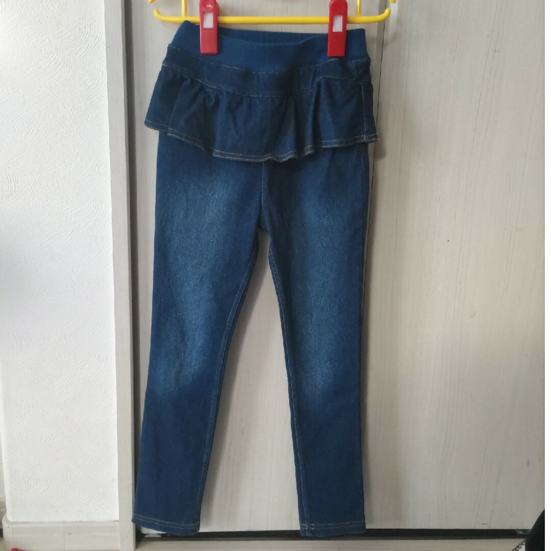 petit main(プティマイン)のプティマイン　フリル付デニムパンツ キッズ/ベビー/マタニティのキッズ服女の子用(90cm~)(パンツ/スパッツ)の商品写真