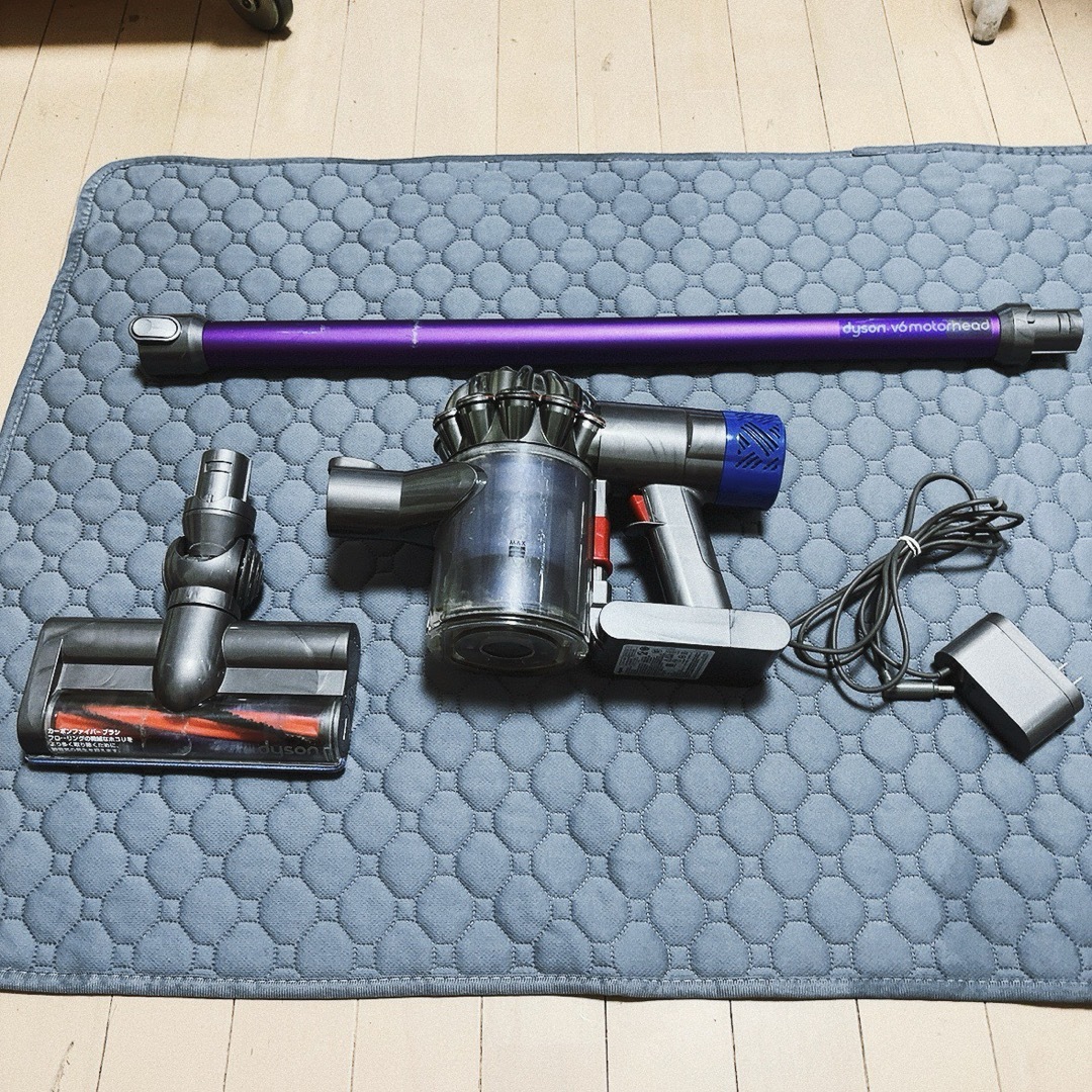 dyson v6 掃除機　パープル