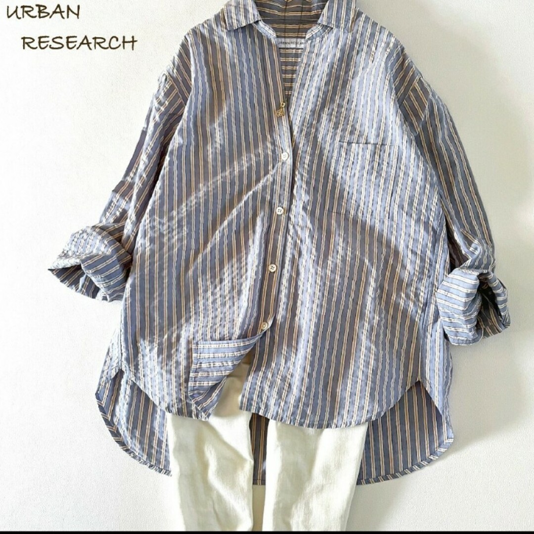 URBAN RESEARCH(アーバンリサーチ)の美品　キーネックサッカーシャツ ブルーストライプ 長袖 M アーバンリサーチ レディースのトップス(シャツ/ブラウス(長袖/七分))の商品写真