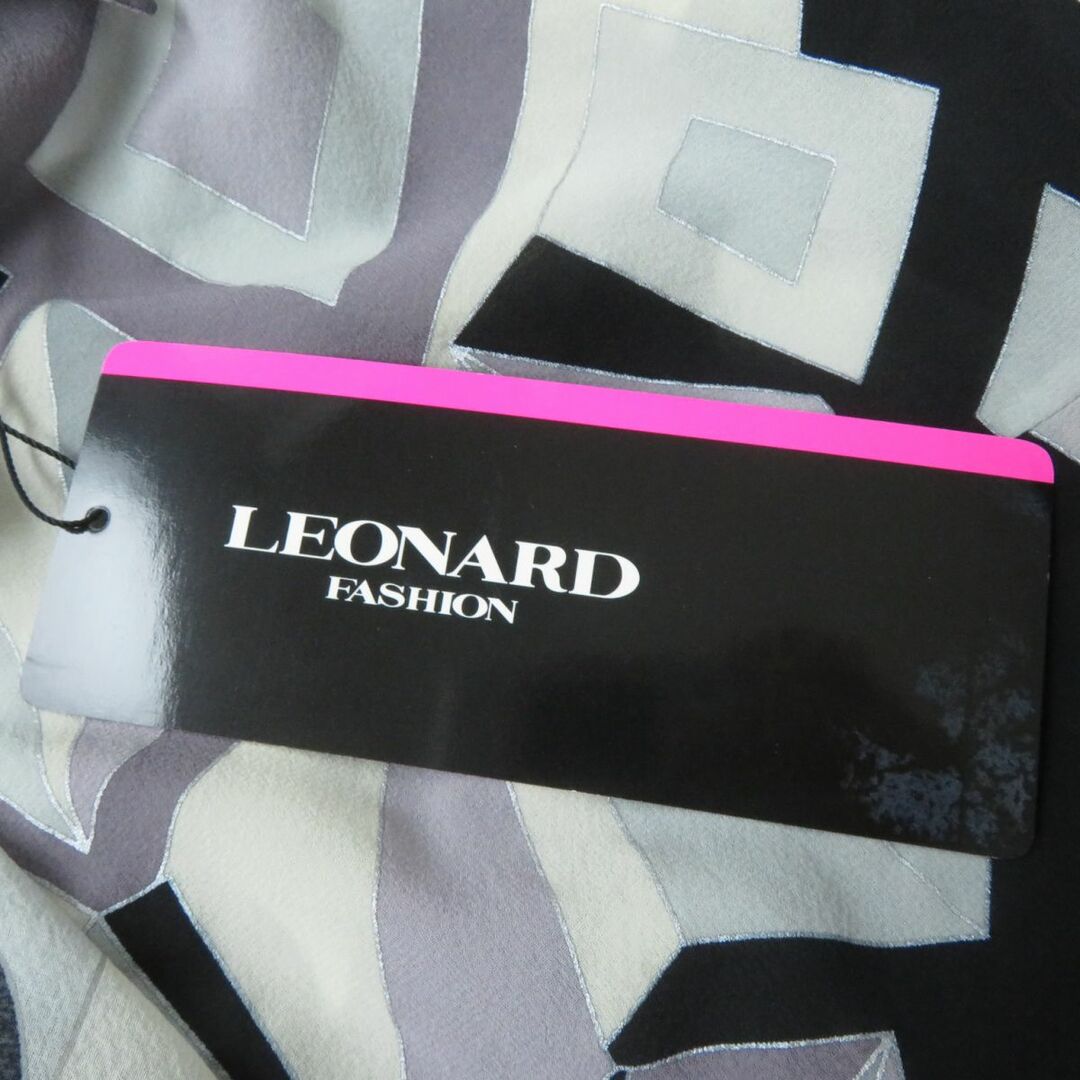 未使用品☆定価101000円 正規 LEONARD FASHION レオナール ファッション シルク混  Vネック 長袖 シャツ/ブラウス グレー系 36 ハンガー付 8