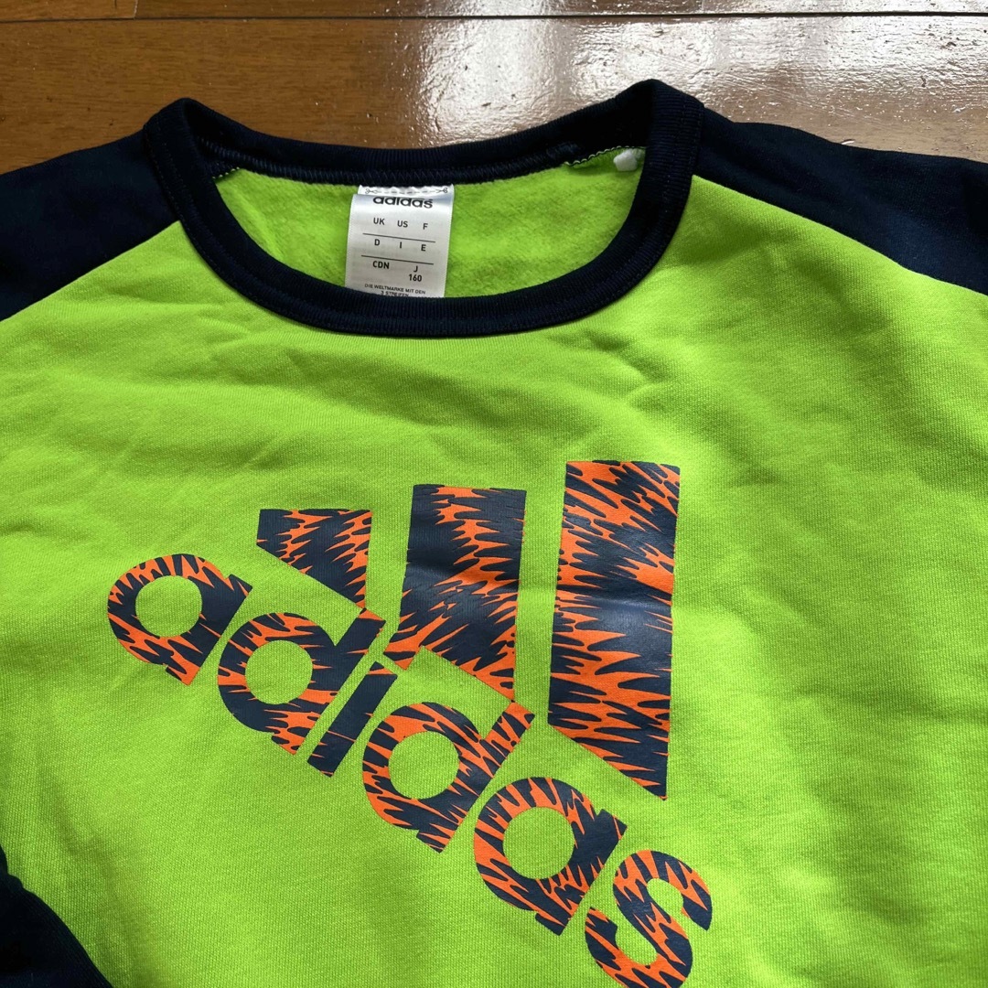 adidas(アディダス)の未使用⭐︎アディダス⭐︎トレーナー⭐︎160センチ キッズ/ベビー/マタニティのキッズ服男の子用(90cm~)(Tシャツ/カットソー)の商品写真