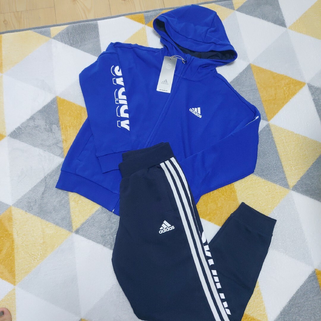 adidas(アディダス)の値上げ‼️新品、未使用)アディダスセットアップ140 キッズ/ベビー/マタニティのキッズ服男の子用(90cm~)(その他)の商品写真