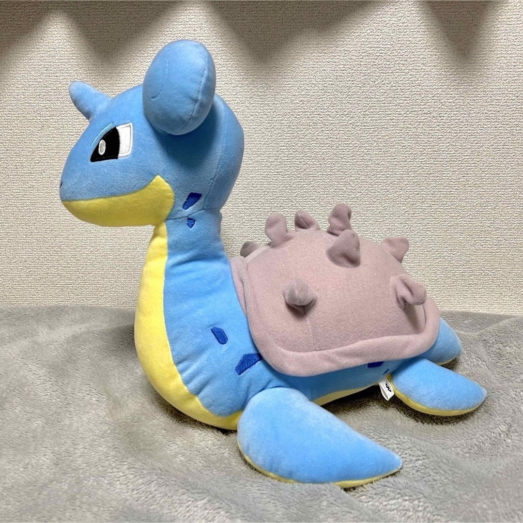 ポケモン(ポケモン)の【美品】 ラプラス ぬいぐるみ めちゃでか ポケットモンスターサン&ムーン エンタメ/ホビーのおもちゃ/ぬいぐるみ(ぬいぐるみ)の商品写真