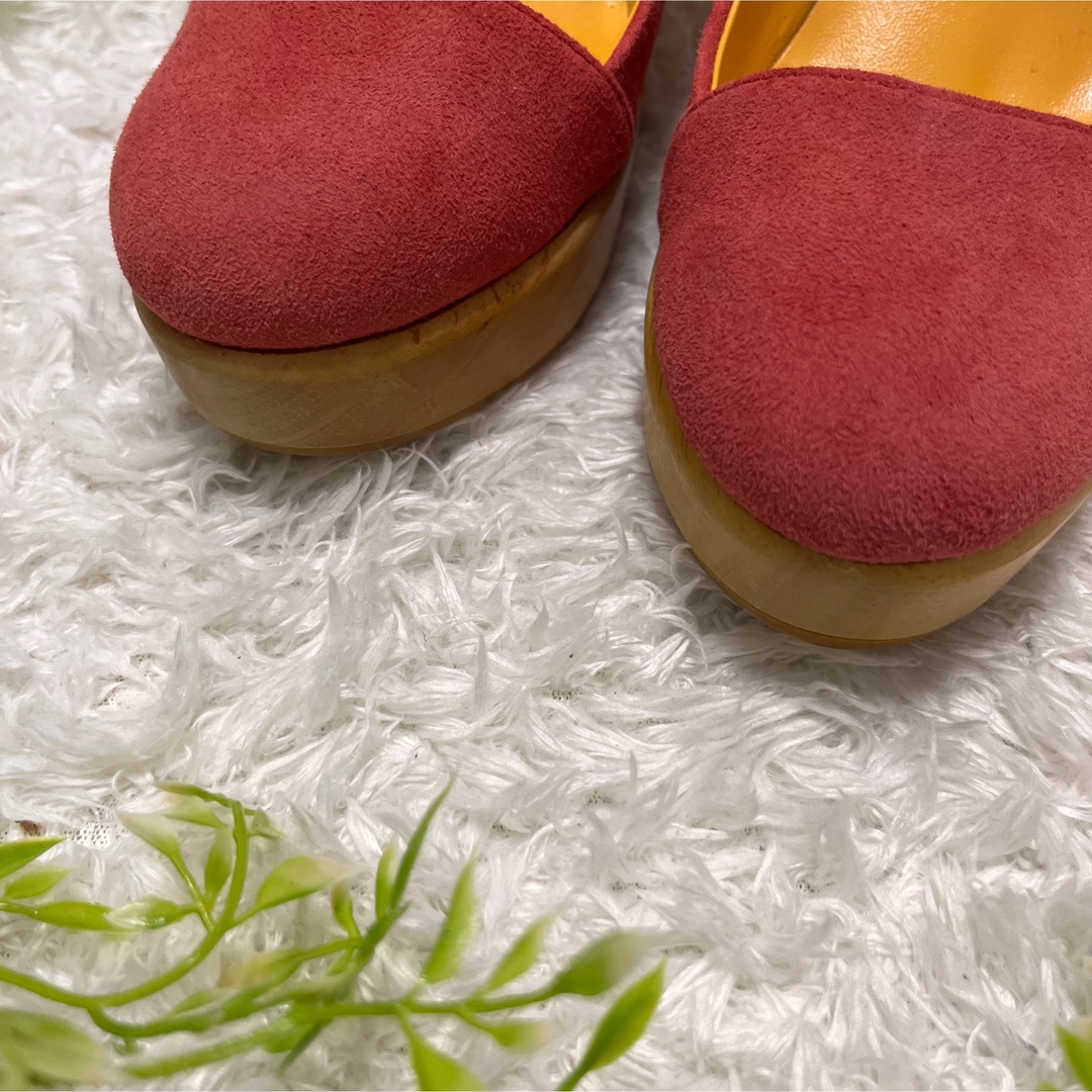 美品 durbuy デュルブイ　パンプス　赤　ウッドソール 厚底 レディースの靴/シューズ(ハイヒール/パンプス)の商品写真