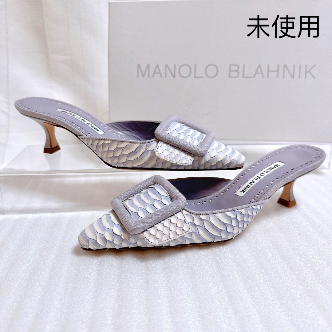 MANOLO BLAHNIK(マノロブラニク)のマノロブラニク　ミュール　フラットシューズ　スクエアバックル　パンプス　靴 レディースの靴/シューズ(ハイヒール/パンプス)の商品写真