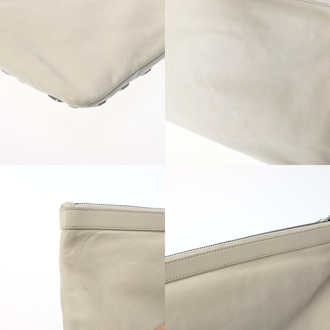JIMMY CHOO(ジミーチュウ)のジミーチュウ  デレク スタッズ クラッチバッグ 白 メンズのバッグ(セカンドバッグ/クラッチバッグ)の商品写真