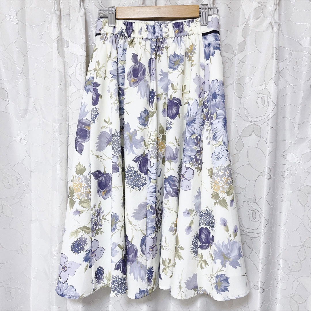 allamanda(アラマンダ)の花柄スカート allamanda アラマンダ ブルー系 レディースのスカート(ひざ丈スカート)の商品写真