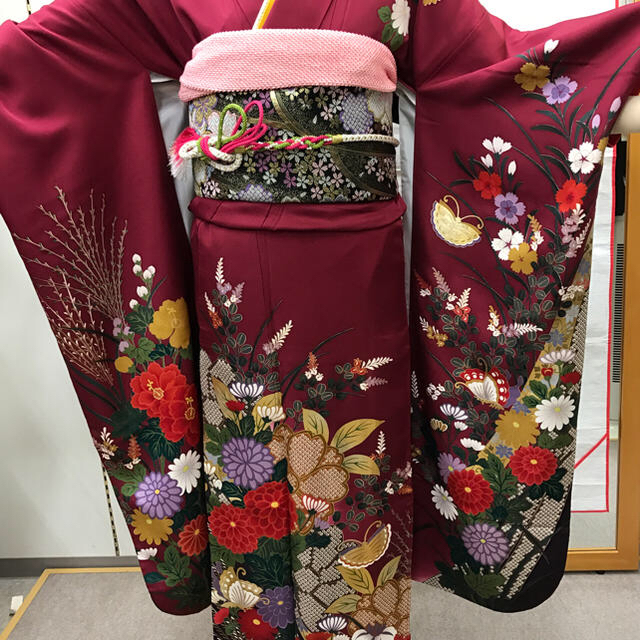 m様♫専用☆ワインレッドのモダンな振袖☆西陣織袋帯の2点セット♫の