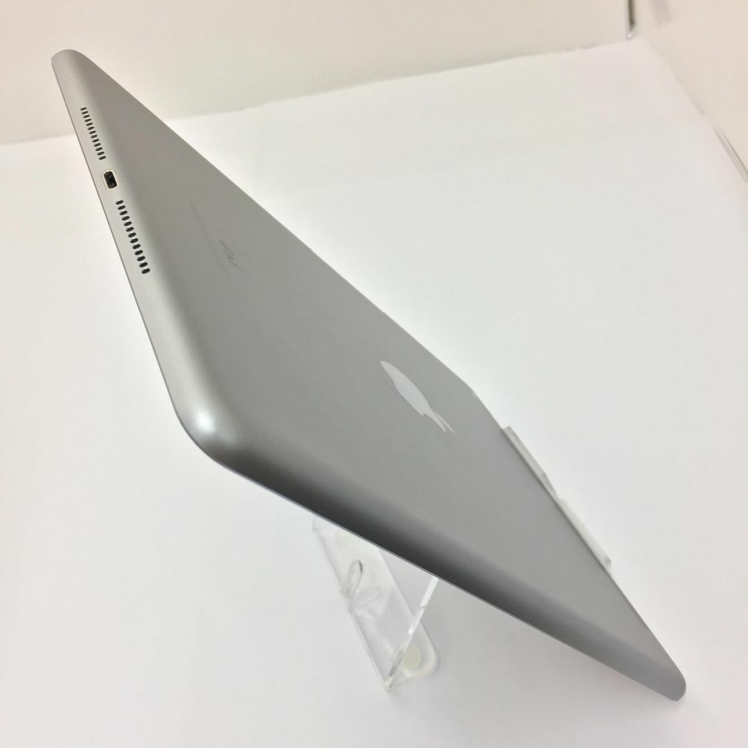 iPad(アイパッド)の【B】iPad（第5世代）/128GB/359454084731229 スマホ/家電/カメラのPC/タブレット(タブレット)の商品写真