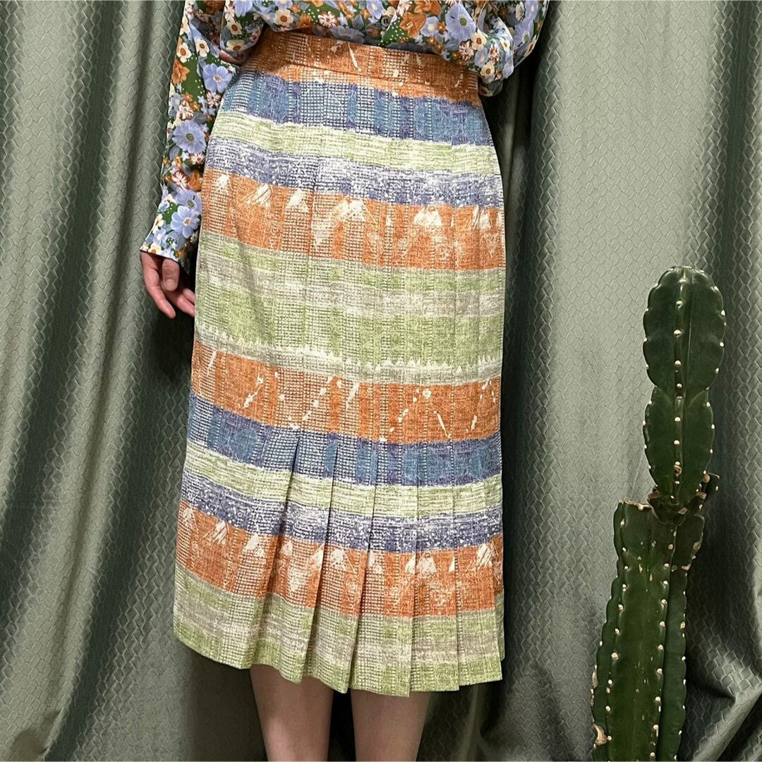 古着｜ロングスカート　ボーダー　プリーツ　オレンジ&ブルー＆グリーン　日本製 レディースのスカート(ひざ丈スカート)の商品写真
