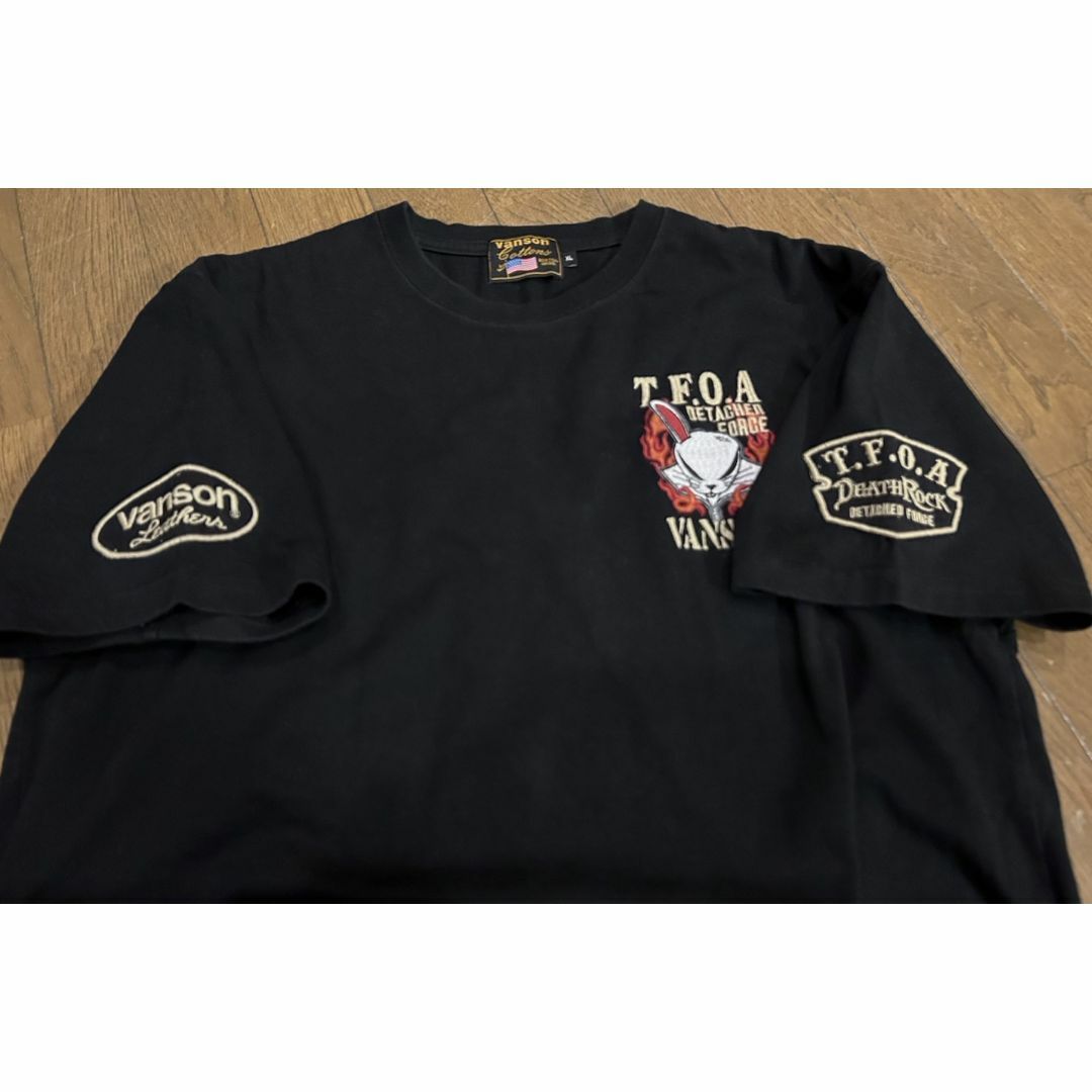 VANSON(バンソン)の＊VANSON×デスラビット 白服 刺繍 半袖Tシャツ トップス XL メンズのトップス(Tシャツ/カットソー(七分/長袖))の商品写真