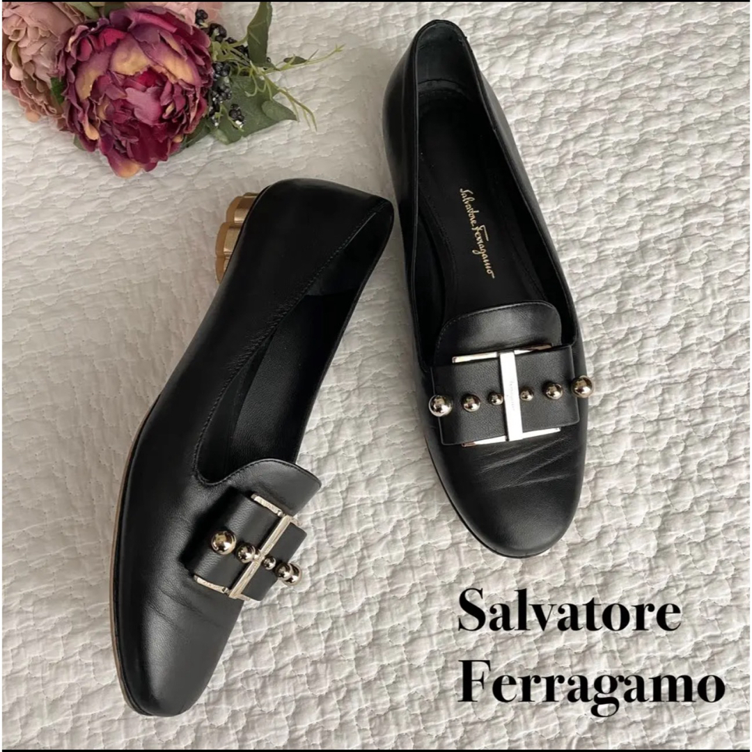 フェラガモ SARNO フラワーヒールスタッズ | フリマアプリ ラクマ