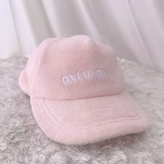 ミュウミュウ 帽子の通販 200点以上 | miumiuのレディースを買うならラクマ