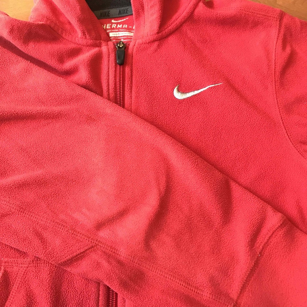 NIKE(ナイキ)のナイキ　フリースパーカーM140 キッズ/ベビー/マタニティのキッズ服男の子用(90cm~)(ジャケット/上着)の商品写真