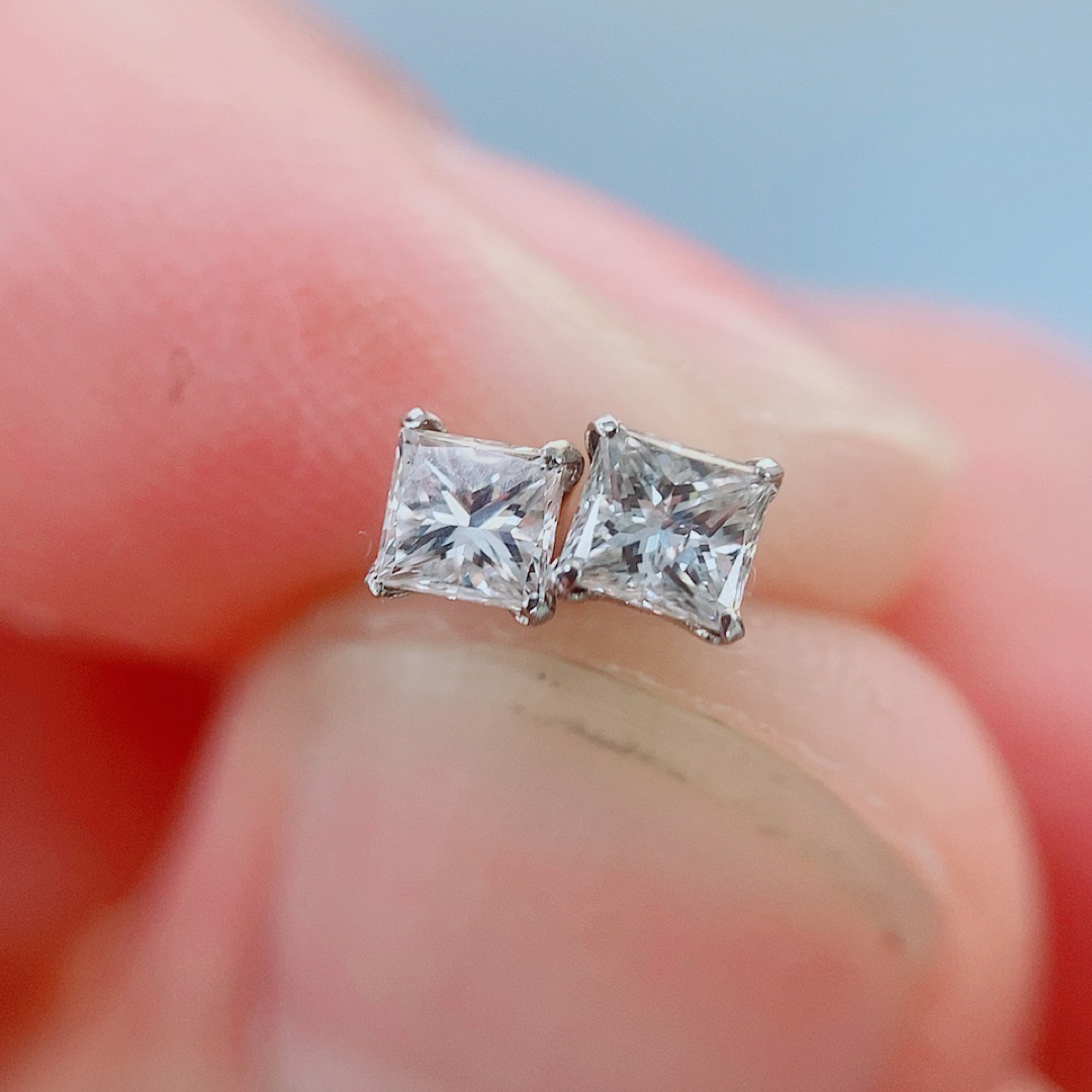 ★1.60ct★✨プリンセスカットダイヤモンドK18クロスピアスイヤリング