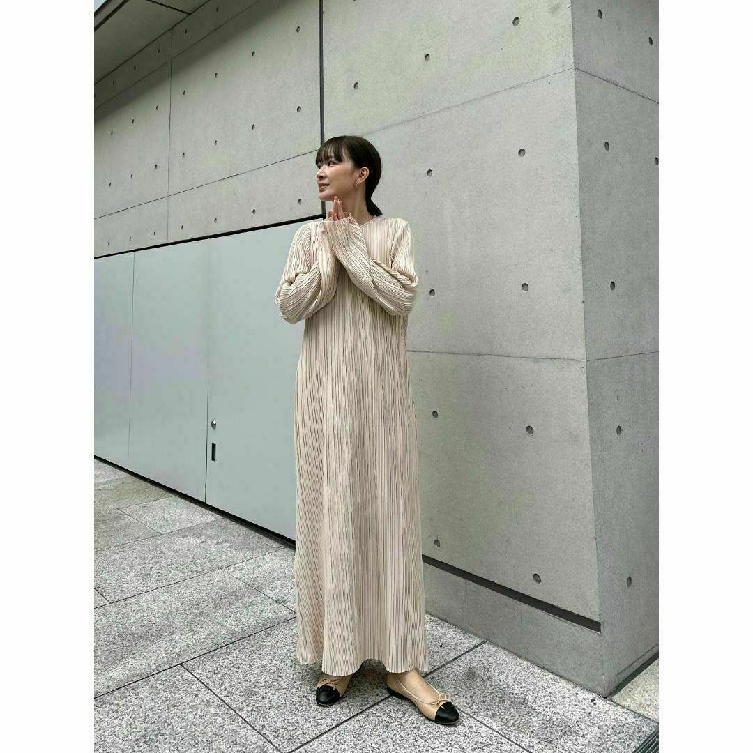 完売 新品 ClaSTEllaR PLEATED LONG DRESS ベージュ 2