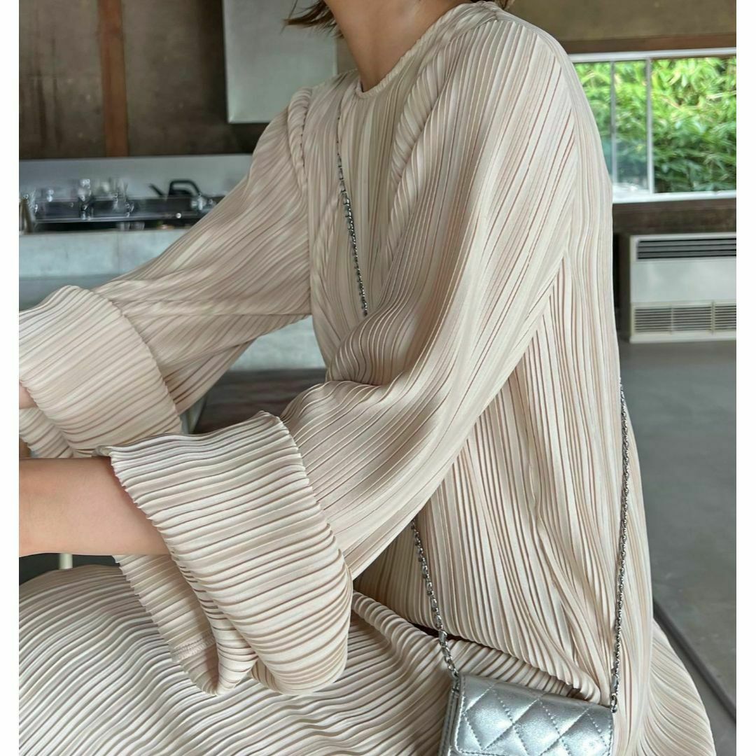 完売 新品 ClaSTEllaR PLEATED LONG DRESS ベージュの通販 by ほぼ全品