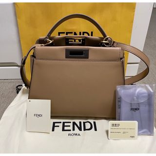 フェンディ(FENDI)のFENDI ピーカーブー　レギュラーサイズ　ベージュ(ハンドバッグ)