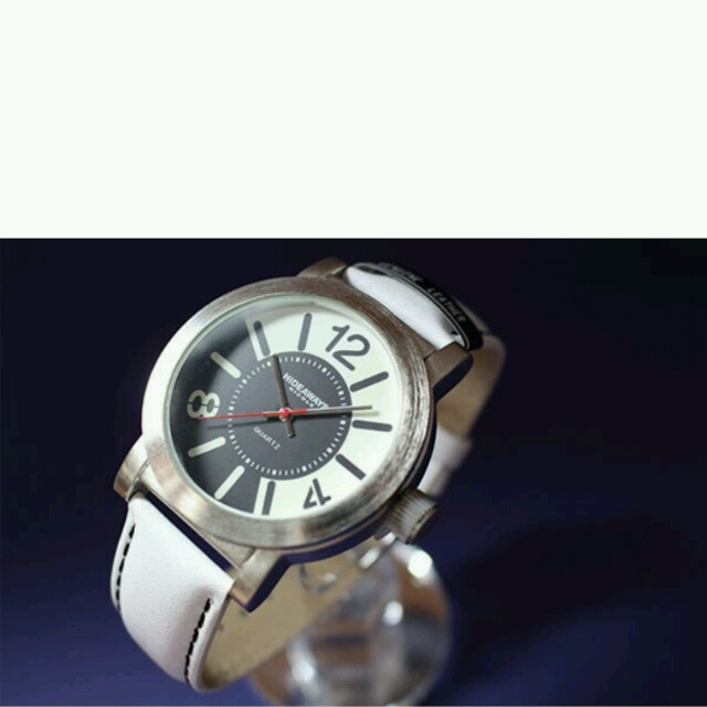 NICOLE(ニコル)の１日限定超値下げニコル 本革クォーツ腕時計 白 メンズの時計(腕時計(アナログ))の商品写真