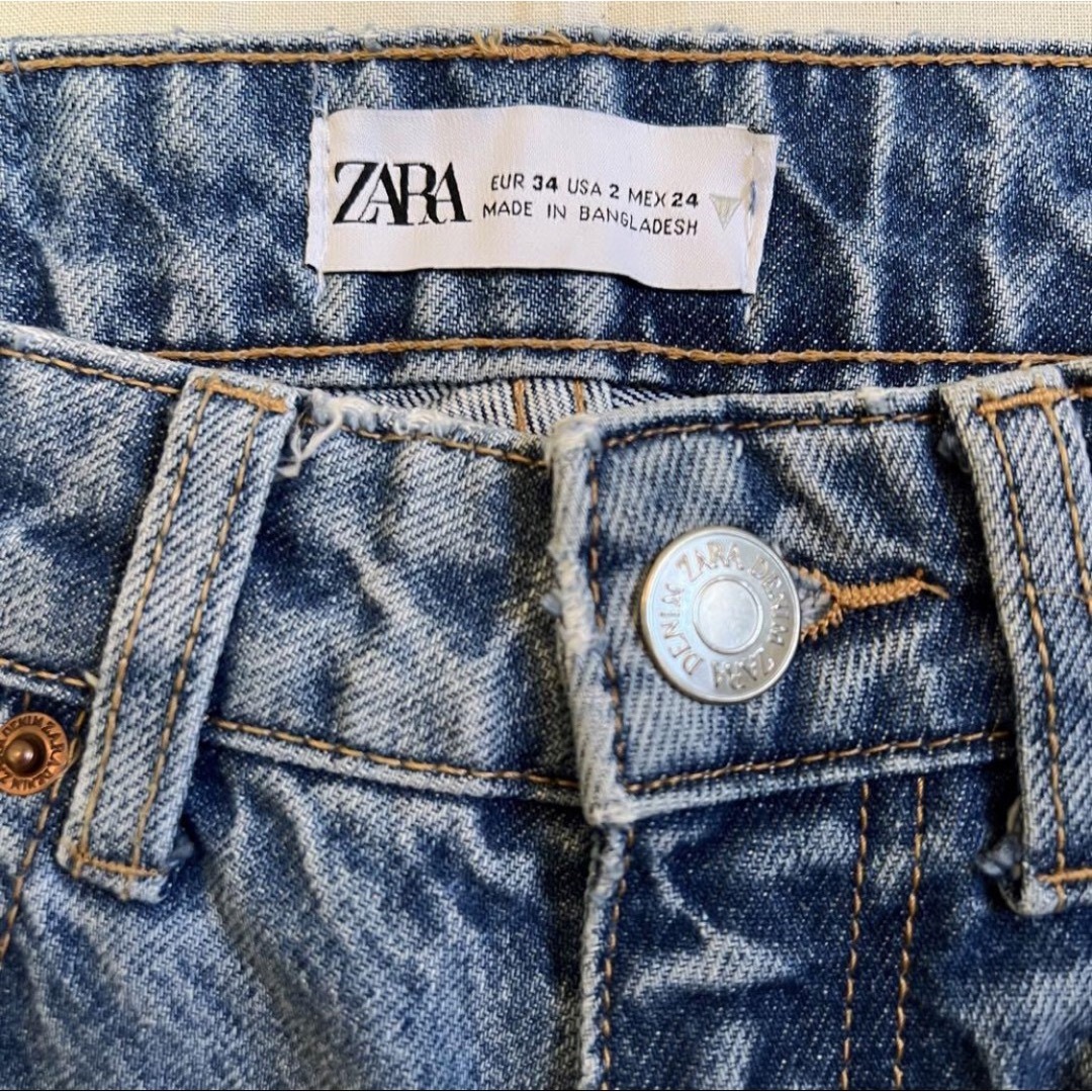 ZARA(ザラ)のZARA マムフィットデニムパンツ　 レディースのパンツ(デニム/ジーンズ)の商品写真