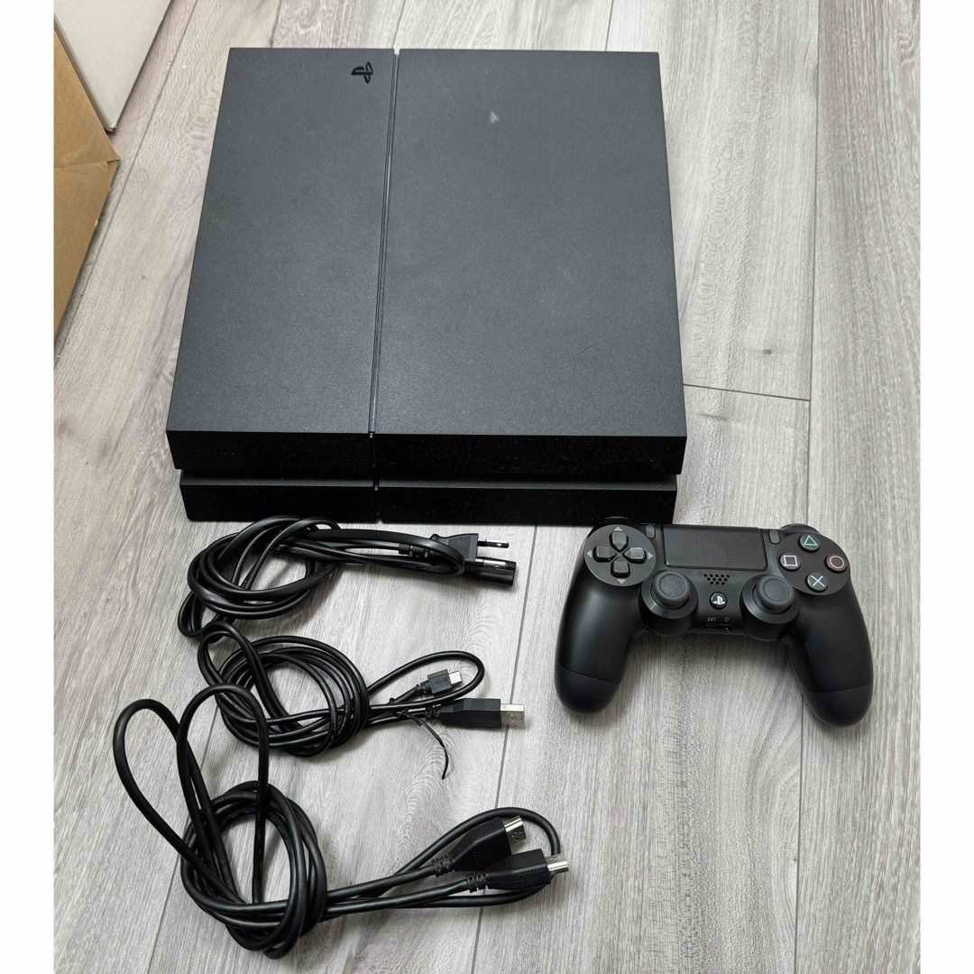 PS4本体　ブラック　デュアルショックほぼ新品