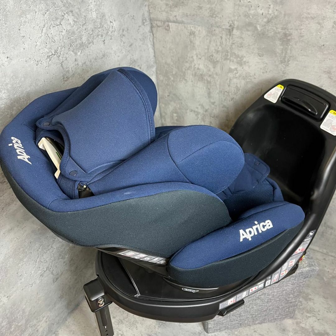 アップリカ チャイルドシート　ISOFIX 新生児対応 回転式ディアターンプラス