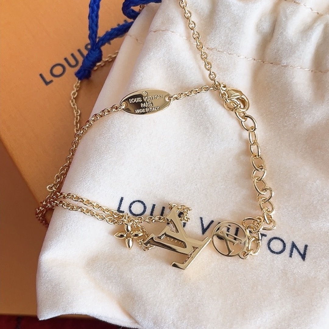 LOUIS VUITTON(ルイヴィトン)の新品未使用 ルイヴィトン ネックレス コリエ・LV アイコニック ゴールド レディースのアクセサリー(ネックレス)の商品写真