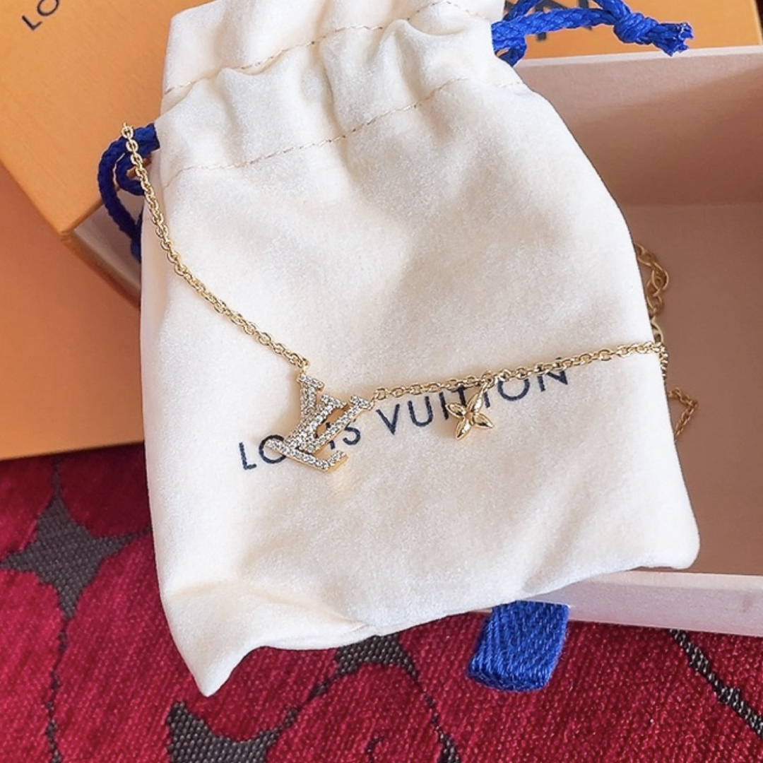 LOUIS VUITTON(ルイヴィトン)の新品未使用 ルイヴィトン ネックレス コリエ・LV アイコニック ゴールド レディースのアクセサリー(ネックレス)の商品写真