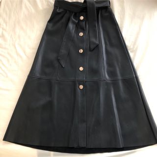 ザラ(ZARA)のZARAフェイクレザースカート(ひざ丈スカート)