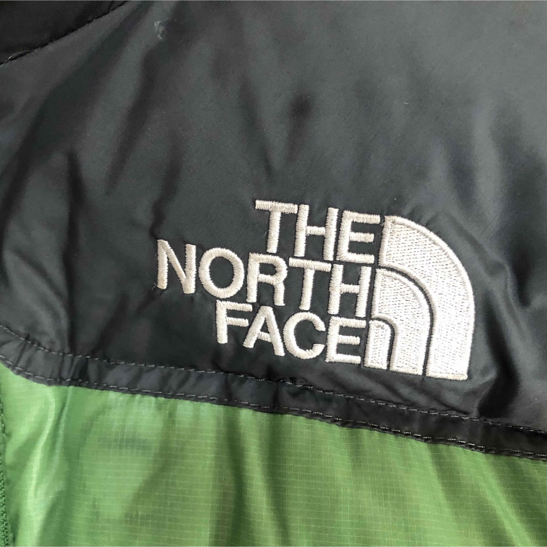 THE NORTH FACE(ザノースフェイス)の【ノースフェイス】ヌプシダウンジャケット　緑　700　刺繍　ワンポイントロゴKA メンズのジャケット/アウター(ダウンジャケット)の商品写真