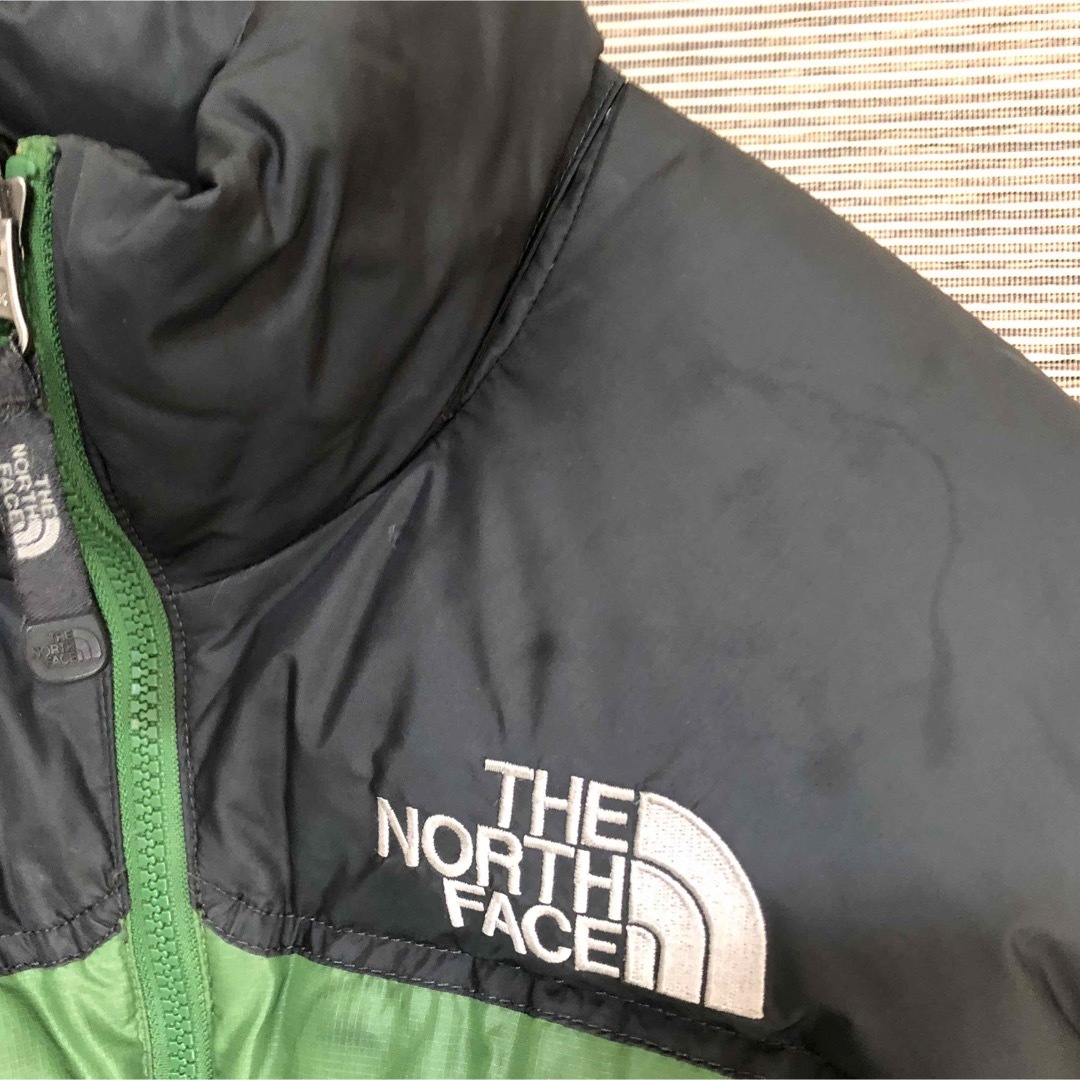 THE NORTH FACE(ザノースフェイス)の【ノースフェイス】ヌプシダウンジャケット　緑　700　刺繍　ワンポイントロゴKA メンズのジャケット/アウター(ダウンジャケット)の商品写真